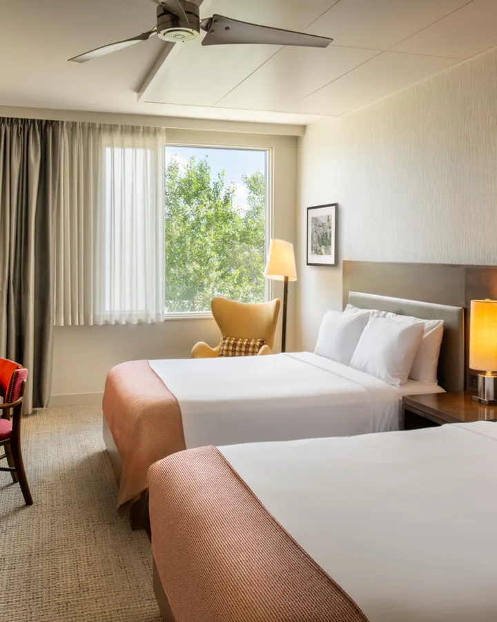 Double queen guest room